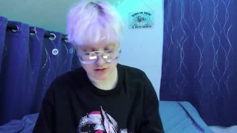 Snapshot of sparkling_water_hate_club chatting on November 17, 2025, 9:20 pm Atticus Pendragon online show from November 17, 2025, 9:20 pm