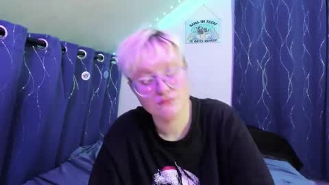 Snapshot of sparkling_water_hate_club chatting on November 19, 2025, 6:46 am Atticus Pendragon online show from November 19, 2025, 6:46 am