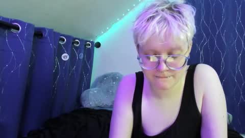 Snapshot of sparkling_water_hate_club chatting on November 25, 2025, 7:36 pm Atticus Pendragon online show from November 25, 2025, 7:36 pm