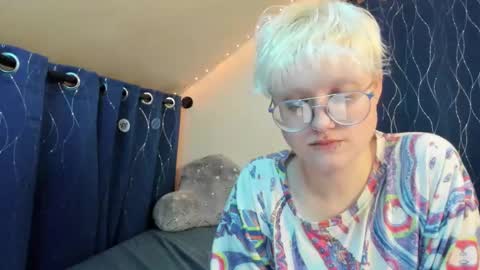 Snapshot of sparkling_water_hate_club chatting on December 13, 2025, 10:59 pm Atticus Pendragon online show from December 13, 2025, 10:59 pm