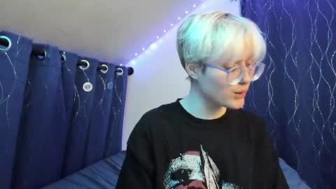 Snapshot of sparkling_water_hate_club chatting on January 9, 2026, 10:44 pm Atticus Pendragon online show from January 9, 2026, 10:44 pm