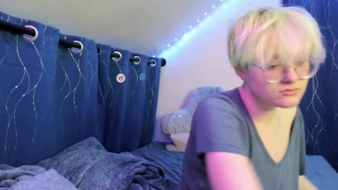 Snapshot of sparkling_water_hate_club chatting on February 15, 2026, 4:20 am Atticus Pendragon online show from February 15, 2026, 4:20 am