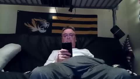 Snapshot of sparkyspeedway chatting on December 19, 2025, 3:57 am sparkyspeedway online show from December 19, 2025, 3:57 am