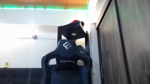 Snapshot of spartacus_cam chatting on February 5, 2026, 5:01 am online show from February 5, 2026, 5:01 am