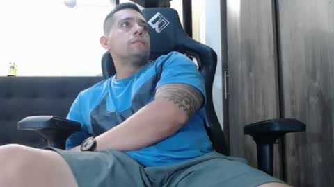 Snapshot of spartacus_cam chatting on February 12, 2026, 5:13 am online show from February 12, 2026, 5:13 am