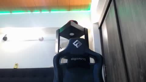 Snapshot of spartacus_cam chatting on February 21, 2026, 5:19 am online show from February 21, 2026, 5:19 am