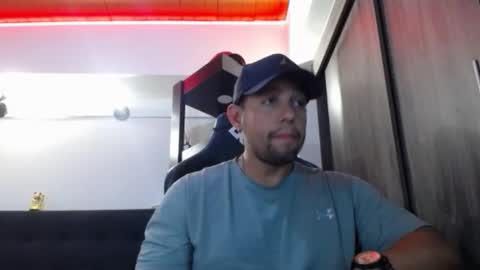 Snapshot of spartacus_cam chatting on February 24, 2026, 5:16 am online show from February 24, 2026, 5:16 am