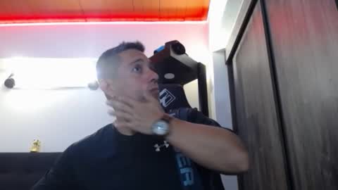 Snapshot of spartacus_cam chatting on March 3, 2026, 5:02 am online show from March 3, 2026, 5:02 am