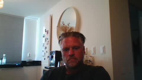 DutchDude online show from April 21, 2026, 9:15 am