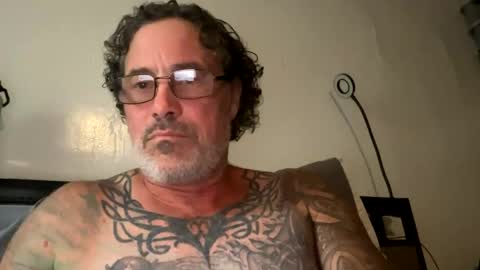 Snapshot of specter1972 chatting on November 9, 2025, 1:37 am specter1972 online show from November 9, 2025, 1:37 am