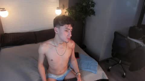 Snapshot of spencerwhite_ chatting on April 27, 2026, 9:35 pm Spencer online show from April 27, 2026, 9:35 pm
