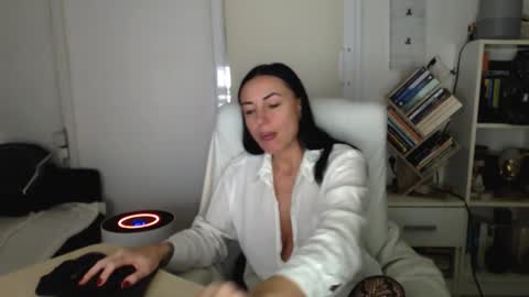 Carla online show from October 19, 2025, 2:29 pm