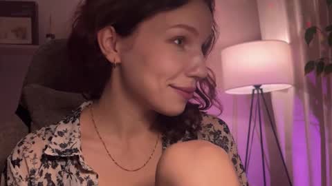 spicy___caramel online show from October 5, 2025, 4:49 pm