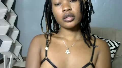 Snapshot of spicy_kerrine chatting on February 27, 2025, 12:10 am Spicy kerrine online show from February 27, 2025, 12:10 am
