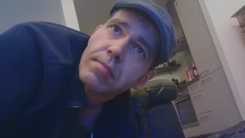 Snapshot of spliffray chatting on December 5, 2024, 2:33 pm spliffray online show from December 5, 2024, 2:33 pm