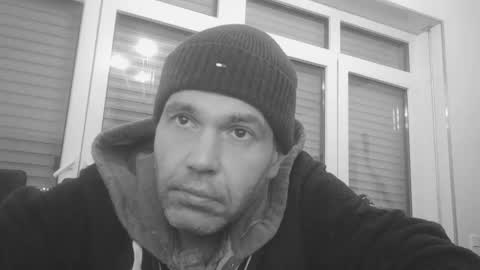 Snapshot of spliffray chatting on December 14, 2024, 4:12 am spliffray online show from December 14, 2024, 4:12 am