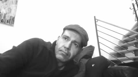 Snapshot of spliffray chatting on February 19, 2025, 1:29 am spliffray online show from February 19, 2025, 1:29 am