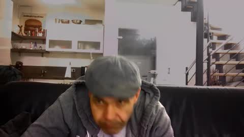 Snapshot of spliffray chatting on May 15, 2026, 2:35 pm spliffray online show from May 15, 2026, 2:35 pm