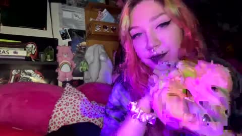 Pixie online show from June 27, 2026, 1:43 am