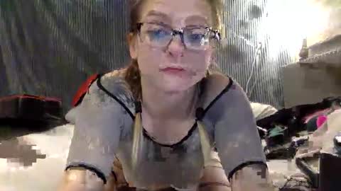 Snapshot of spreadingbutters chatting on November 29, 2025, 5:54 am C U M S L U T online show from November 29, 2025, 5:54 am