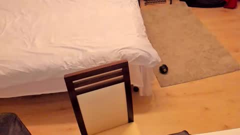 Kim online show from November 14, 2025, 4:55 am