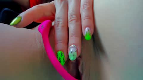 Snapshot of squirttati33 chatting on December 3, 2024, 2:49 pm Tati online show from December 3, 2024, 2:49 pm