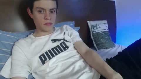 sr_bolaiinas online show from September 29, 2025, 8:24 pm