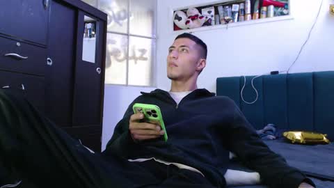 Snapshot of sr_porn01 chatting on January 24, 2025, 8:32 pm sr_porn01 online show from January 24, 2025, 8:32 pm