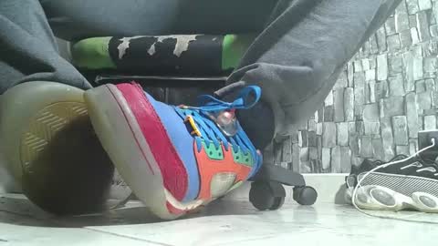 sr master cum its my old account online show from November 20, 2025, 2:45 am