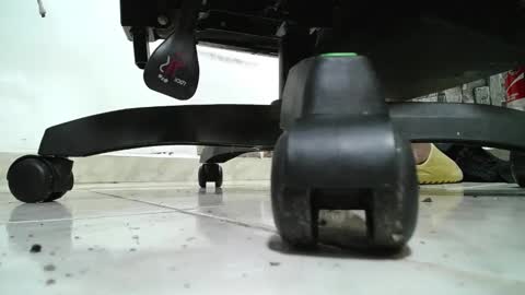 Snapshot of srfindomfeet_ chatting on April 13, 2026, 5:24 am sr master cum its my old account online show from April 13, 2026, 5:24 am