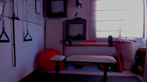 Snapshot of ssara_miranda chatting on May 6, 2026, 4:01 pm Sara Miranda online show from May 6, 2026, 4:01 pm