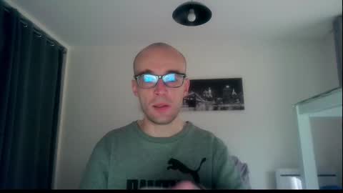 ssenzo online show from January 6, 2025, 7:42 am