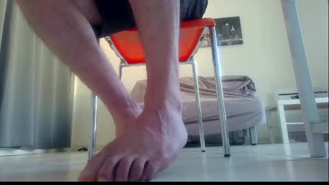 Snapshot of ssenzo chatting on April 18, 2026, 7:34 am ssenzo online show from April 18, 2026, 7:34 am