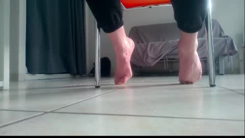 Snapshot of ssenzo chatting on May 5, 2026, 5:54 pm ssenzo online show from May 5, 2026, 5:54 pm
