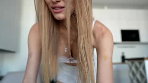 Scarlett online show from March 26, 2026, 11:16 am