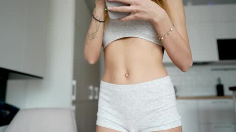 Scarlett online show from April 8, 2026, 9:42 am