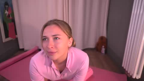 Snapshot of sssecretgirlfriend chatting on September 11, 2025, 9:37 pm Kate online show from September 11, 2025, 9:37 pm