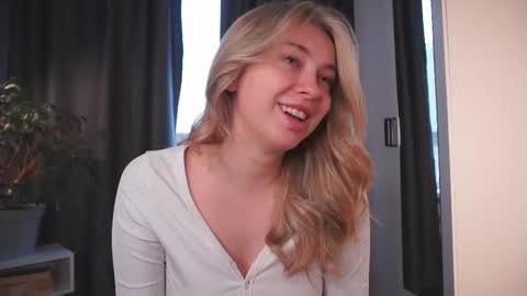 Snapshot of sssecretgirlfriend chatting on October 21, 2025, 6:03 am Kate online show from October 21, 2025, 6:03 am