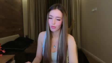 Chloe online show from June 22, 2026, 7:22 pm