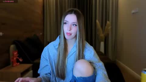 Chloe online show from June 25, 2026, 7:40 pm