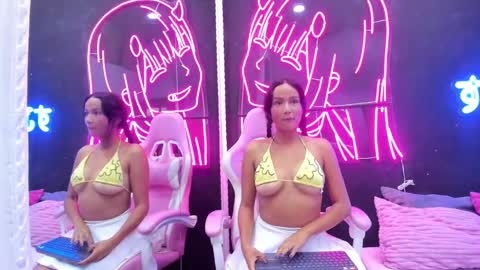 staarlightt online show from October 4, 2025, 10:30 pm