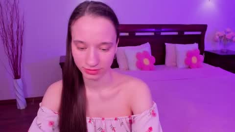Snapshot of staceycutie chatting on April 1, 2026, 6:49 pm StaceyCutie online show from April 1, 2026, 6:49 pm