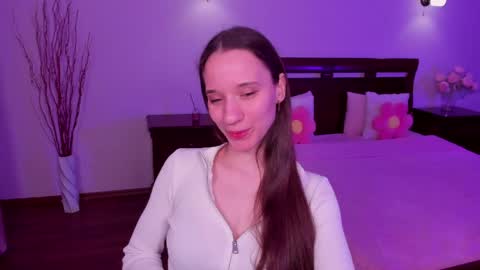 Snapshot of staceycutie chatting on April 8, 2026, 5:35 pm StaceyCutie online show from April 8, 2026, 5:35 pm