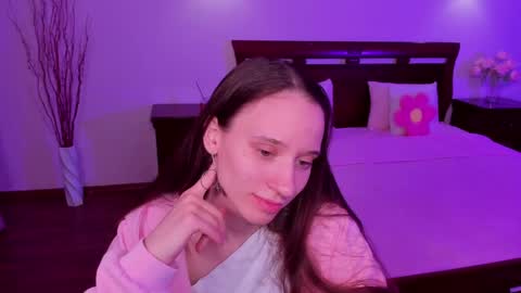 Snapshot of staceycutie chatting on April 15, 2026, 5:09 pm StaceyCutie online show from April 15, 2026, 5:09 pm