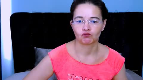 Snapshot of staceydarling chatting on February 19, 2026, 12:12 pm staceydarling online show from February 19, 2026, 12:12 pm