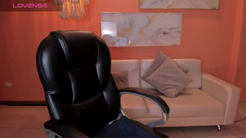 Snapshot of staceywood_ chatting on December 23, 2024, 1:45 pm Stacy Woods online show from December 23, 2024, 1:45 pm