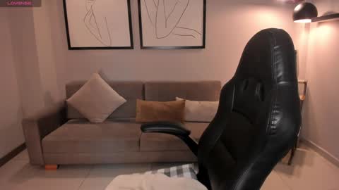 Snapshot of staceywood_ chatting on January 15, 2025, 1:31 pm Stacy Woods online show from January 15, 2025, 1:31 pm