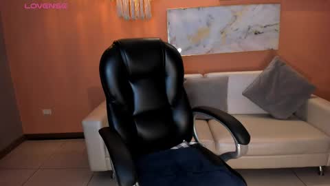 Snapshot of staceywood_ chatting on February 19, 2025, 5:16 pm Stacy Woods online show from February 19, 2025, 5:16 pm