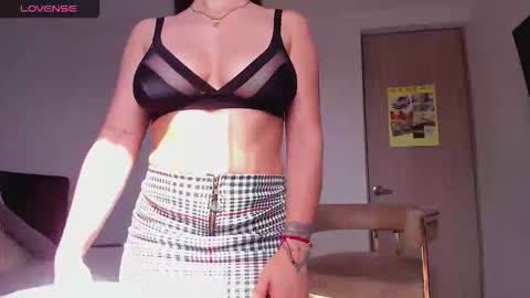 TWstacymalibu110 online show from October 19, 2025, 2:07 pm
