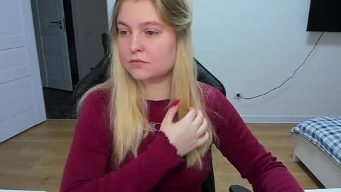 Snapshot of stacy_miraclee chatting on December 1, 2024, 7:03 pm Stacy  online show from December 1, 2024, 7:03 pm